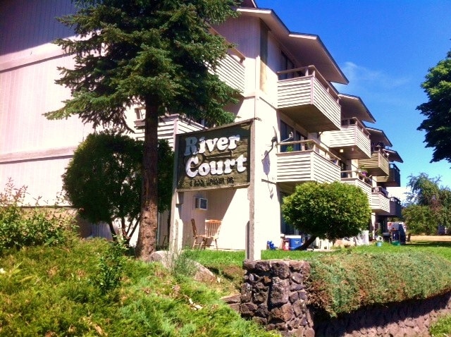 River Court in Spokane, WA - Foto de edificio
