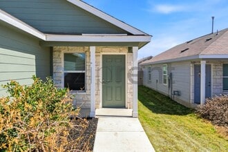 10106 Ana Hts in San Antonio, TX - Building Photo - Building Photo