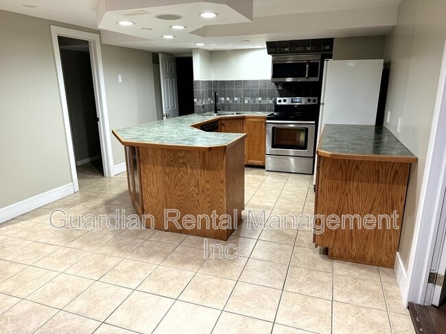 84 Elm St in Thunder Bay, ON - Building Photo - Building Photo