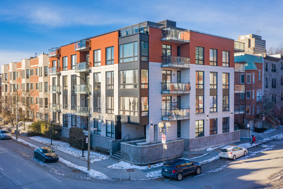 Quartier 1435 in Montréal, QC - Building Photo