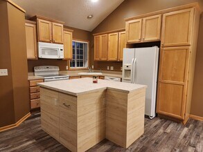 1569 Alphon Dr in Victoria, MN - Building Photo - Building Photo