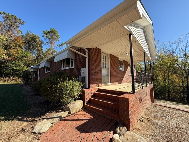 3241 Harper Rd in Clemmons, NC - Building Photo - Building Photo
