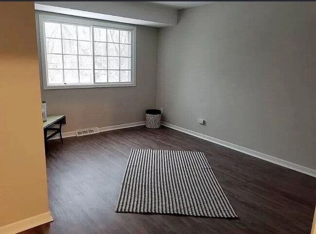 8616 Hickory Ave in Crystal Lake, IL - Building Photo - Building Photo