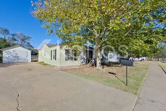 2415 6th Ave in Canyon, TX - Building Photo - Building Photo