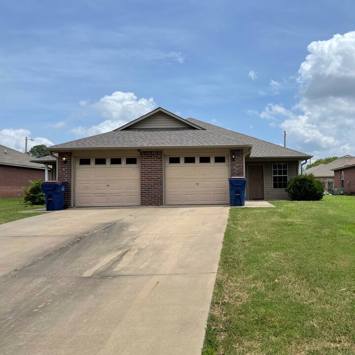 5009 S 30th St in Fort Smith, AR - Building Photo