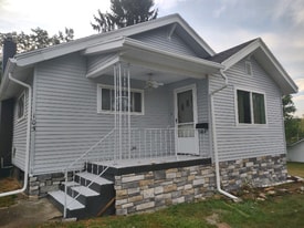 105 Maher St in St. Clairsville, OH - Building Photo