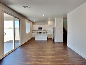 6624 S 42nd Dr in Phoenix, AZ - Building Photo - Building Photo