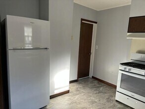 24 Sproat St in Middletown, NY - Building Photo - Building Photo
