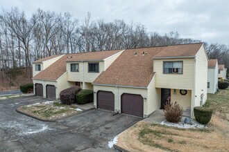 Regal Park in Bristol, CT - Building Photo - Building Photo