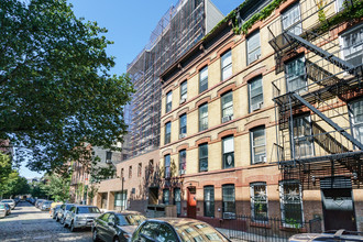 18 Tiffany Pl in Brooklyn, NY - Building Photo - Other