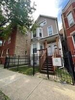 2338 N Kimball Ave in Chicago, IL - Building Photo