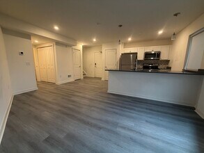 2451 Frankford Ave in Philadelphia, PA - Building Photo - Building Photo