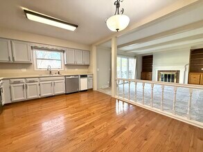 1209 W Bauer Rd in Naperville, IL - Building Photo - Building Photo