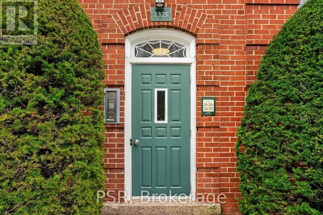 1325 Bayview Ave in Toronto, ON - Building Photo - Building Photo