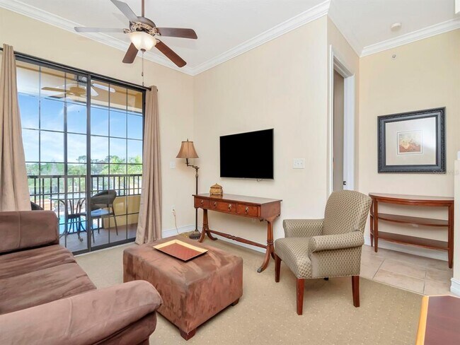13941 Clubhouse Dr in Tampa, FL - Foto de edificio - Building Photo