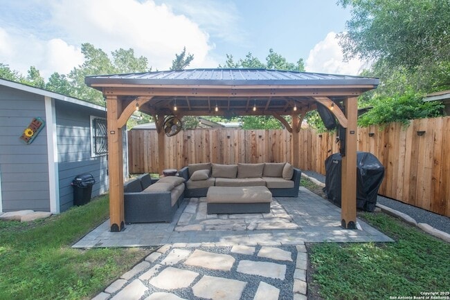 property at 611 Brunswick Blvd