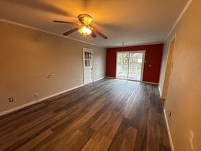 5770 Metropolis Lake Rd in West Paducah, KY - Building Photo - Building Photo