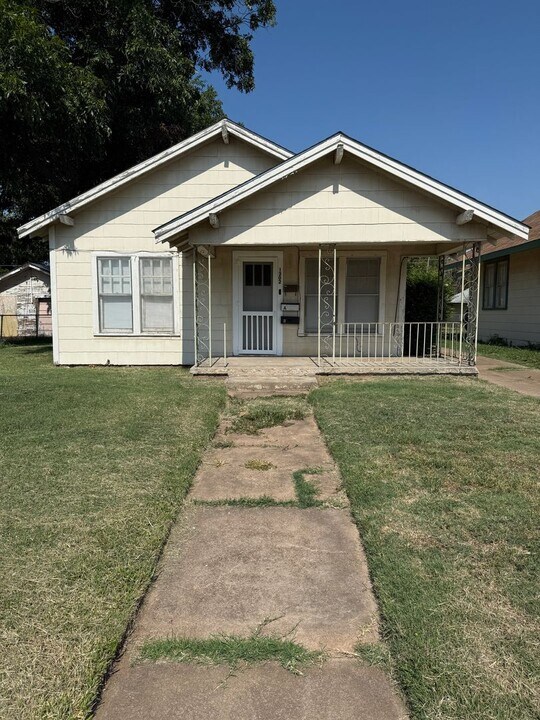 1302 Kemp Blvd in Wichita Falls, TX - Building Photo
