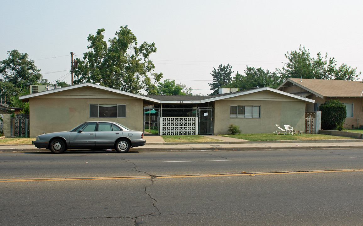 1145 E Clinton Ave in Fresno, CA - Building Photo