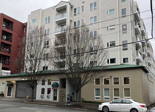 Capitol Steps Apartments in Seattle, WA - Building Photo - Building Photo