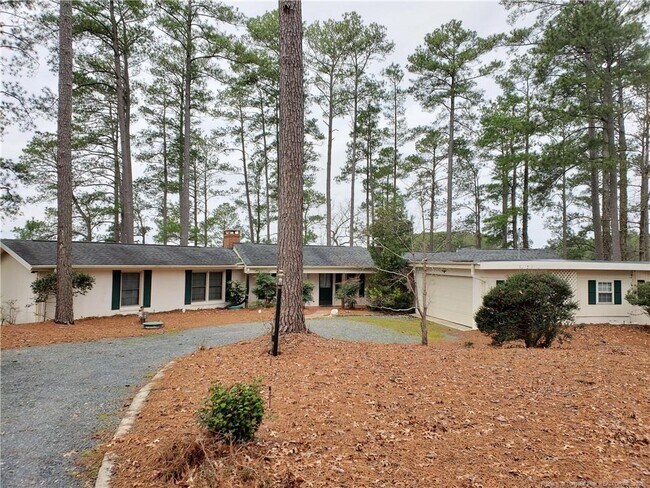 9 Dixie Dr in Whispering Pines, NC - Building Photo - Building Photo