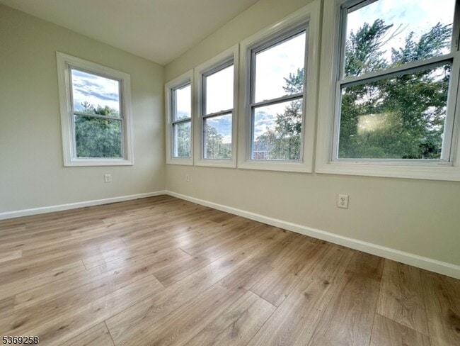 14 Arsdale Terrace in Irvington, NJ - Building Photo - Building Photo