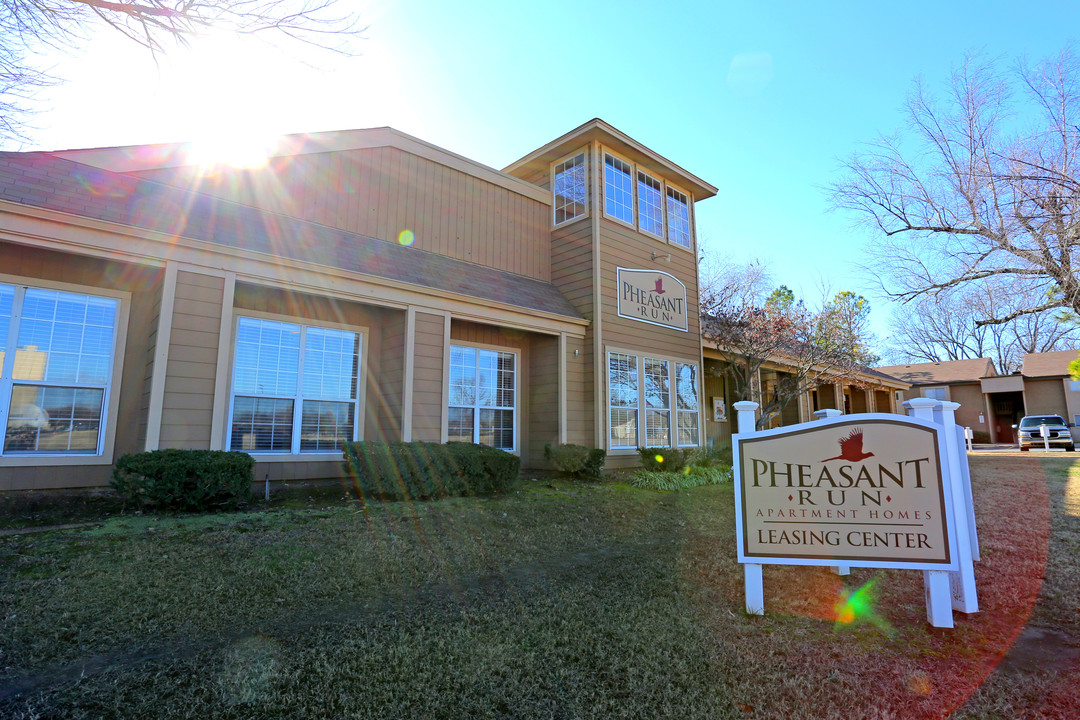 Pheasant Run Apartments in Tulsa, OK - Foto de edificio