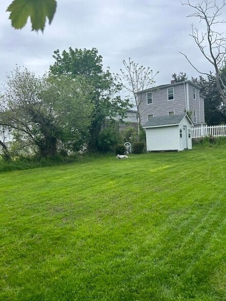 5 West St in Bristol, RI - Building Photo - Building Photo