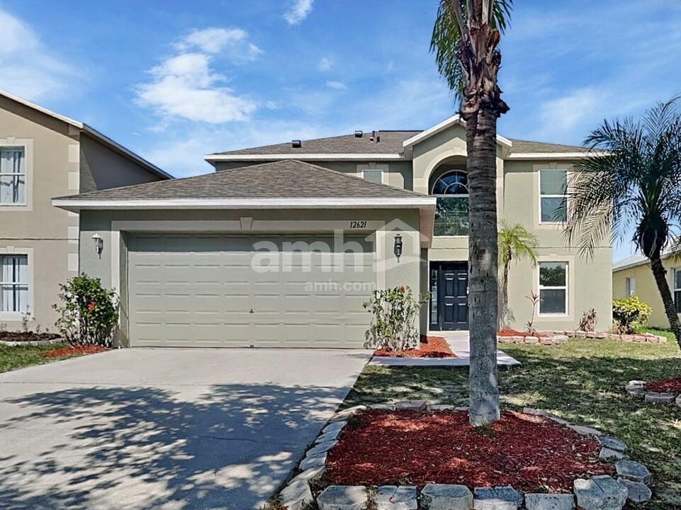 12621 Lake Vista Dr in Gibsonton, FL - Building Photo