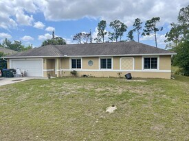 1167 Urmey Ln in North Port, FL - Building Photo