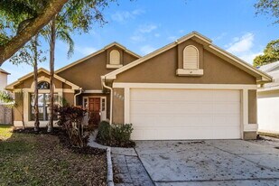 1048 Vernon Loop in Oviedo, FL - Building Photo