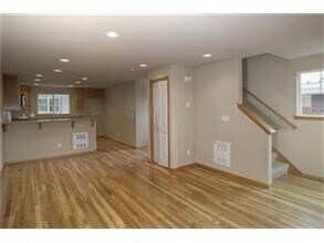 12325 28th Ave NE in Seattle, WA - Building Photo - Building Photo