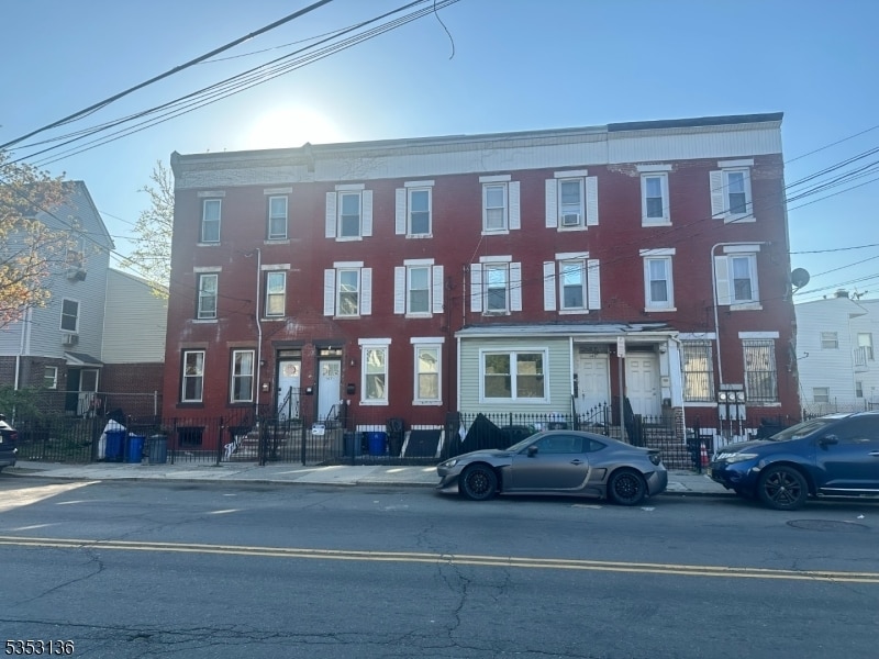 147 Pennsylvania Ave in Newark, NJ - Building Photo