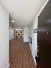 680 N Ashurst Ct in Palm Springs, CA - Building Photo - Building Photo