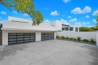 1501 Ridgecrest Dr in Austin, TX - Building Photo - Building Photo