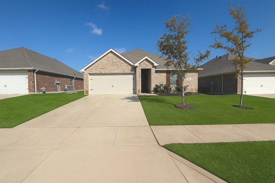 612 Stampede Ln in Princeton, TX - Building Photo