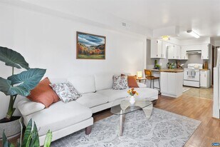 2100 Jefferson Park Ave in Charlottesville, VA - Building Photo