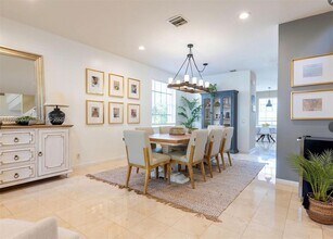 665 Nandina Dr in Weston, FL - Building Photo - Building Photo