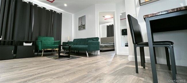 41-22-4175 75th St in Queens, NY - Building Photo - Building Photo