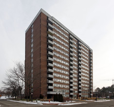 Elizabeth Manor Apartments in Burlington, ON - Building Photo - Building Photo