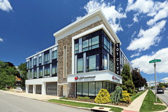 101 City Apartments in Bala Cynwyd, PA - Building Photo - Building Photo