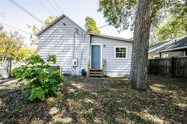 property at 1002 S 2nd St