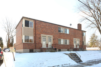 Gramm Village Apartments in Jackson, MI - Building Photo - Building Photo