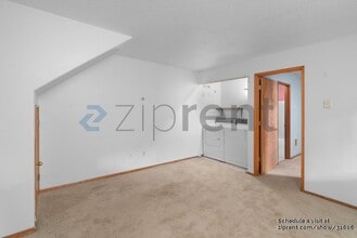 1526 NE 68th Ave in Portland, OR - Building Photo - Building Photo