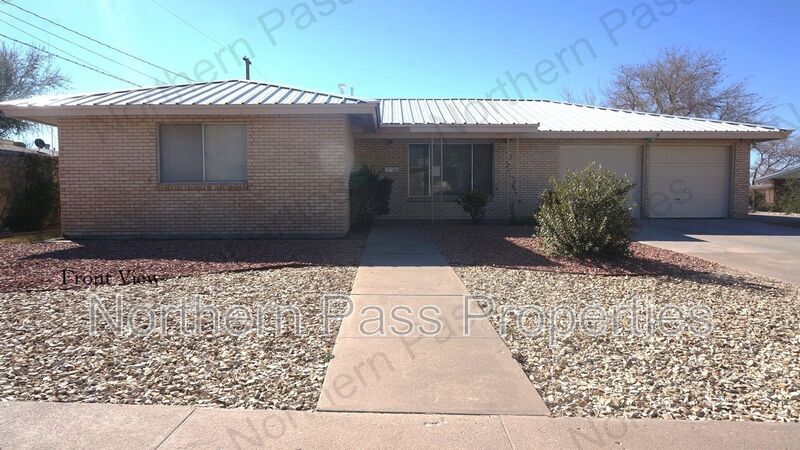 240 Ferrari Ct in El Paso, TX - Building Photo