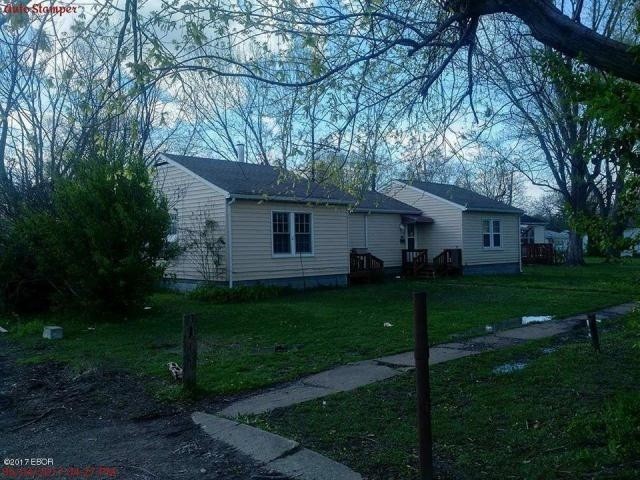 Duplex Marion Illinois in Marion, IL - Building Photo