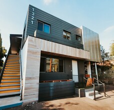 1321 W. 36th Pl. in Los Angeles, CA - Building Photo - Building Photo