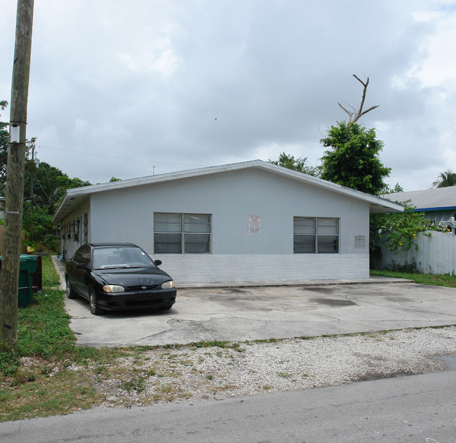 605 SW 13th Ave in Fort Lauderdale, FL - Building Photo - Building Photo