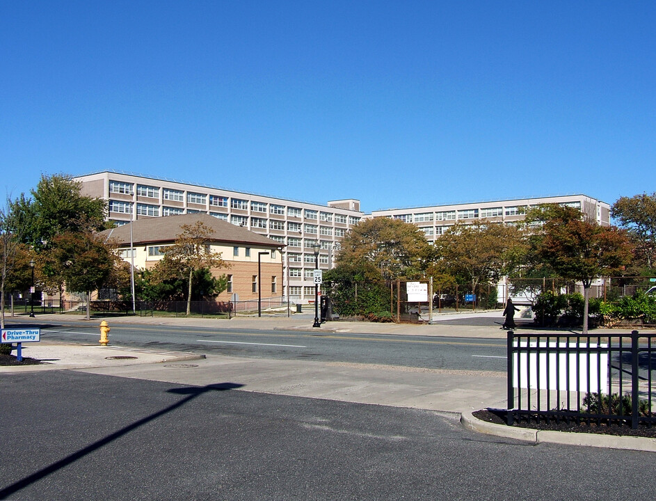 Altman Terrace in Atlantic City, NJ - Building Photo