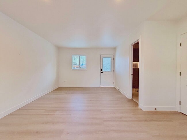 property at 309 W Hampshire Ave